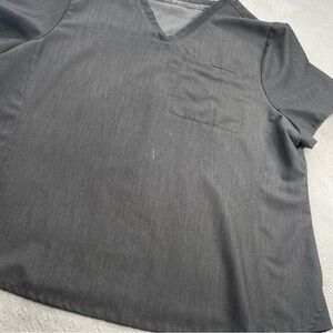 Fabletics Short Sleeve V-Neck Scrubs in Charcoal Gray ~ Size 2X Healthcare